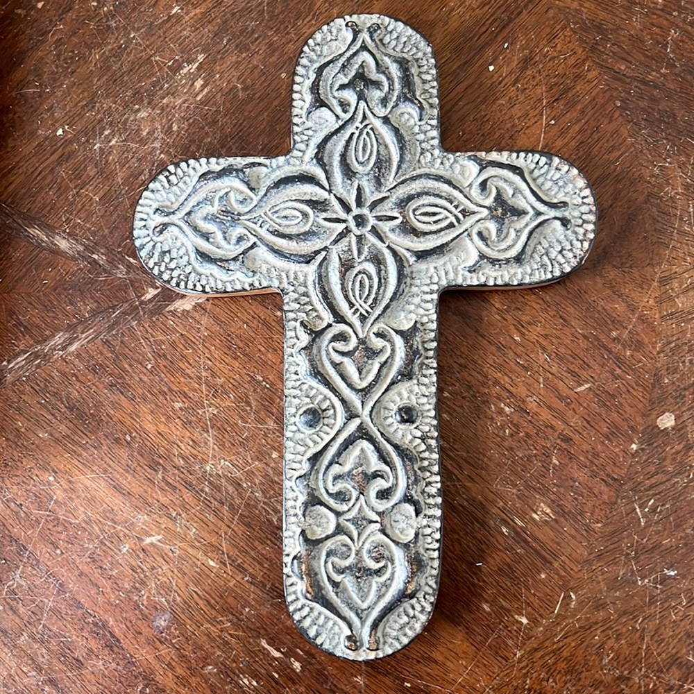 Decorative Cross Wall Hanging, Resin 9.75” x 7”